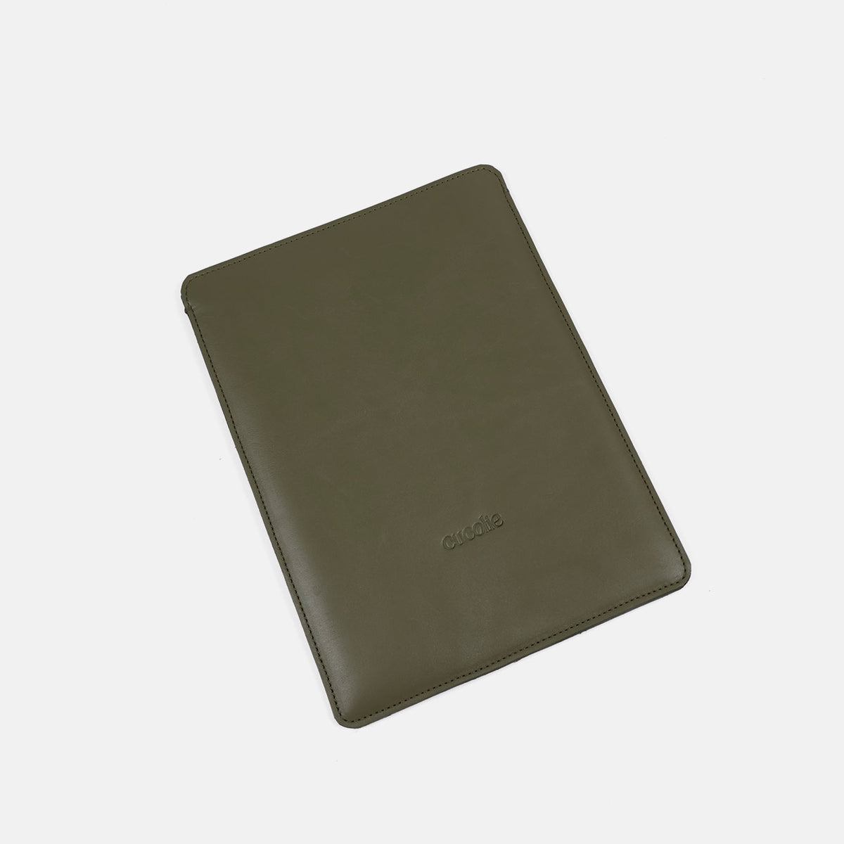 Funda de piel en color kaki, vista frontal — Cucolie, hecha a mano en Vic