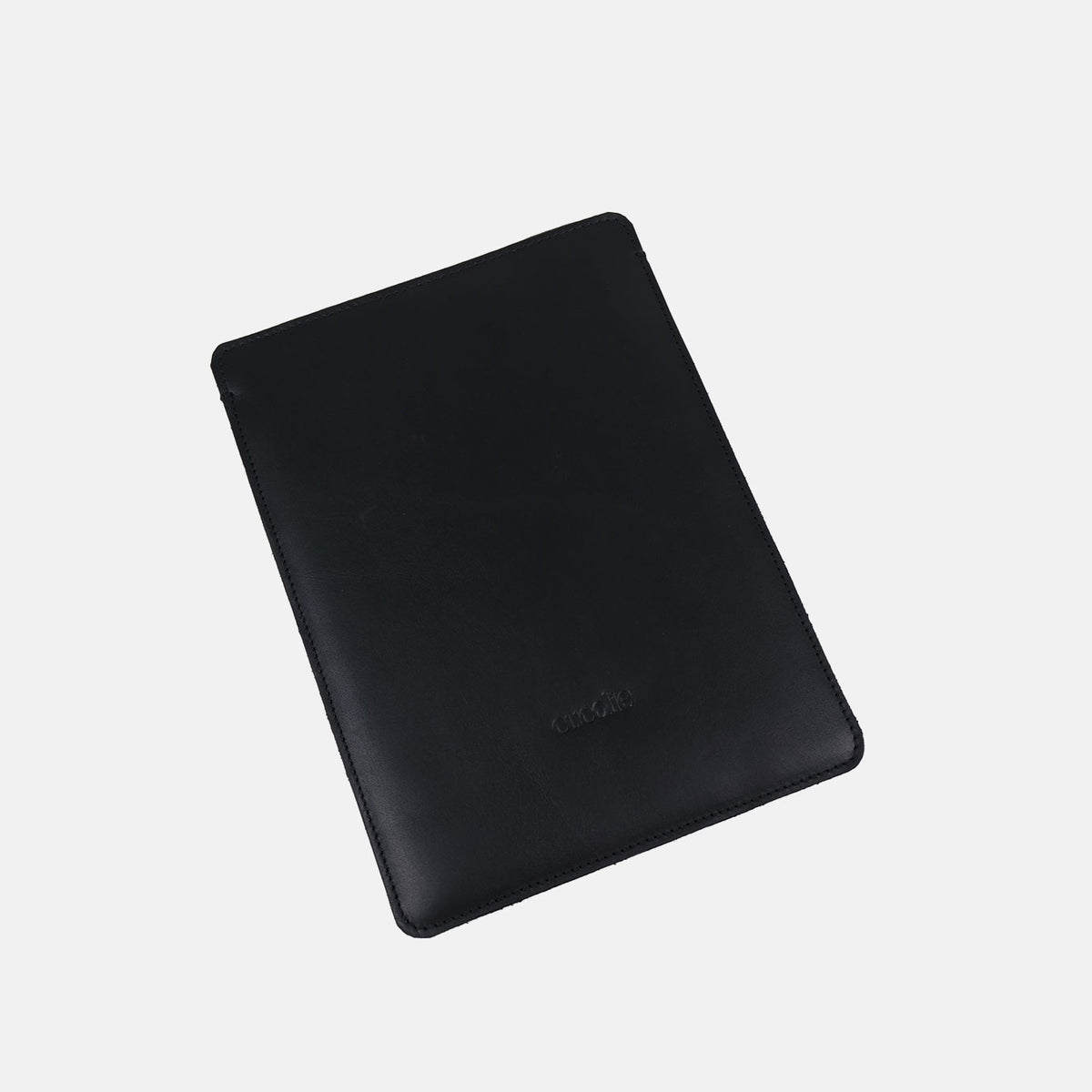 Funda de piel para iPad en color negro, vista frontal