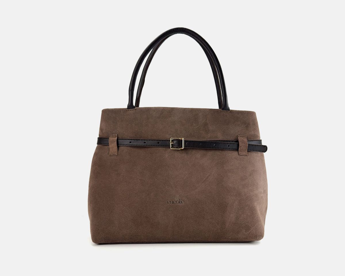 Cuco maxi de serraje en color taupe, de frente